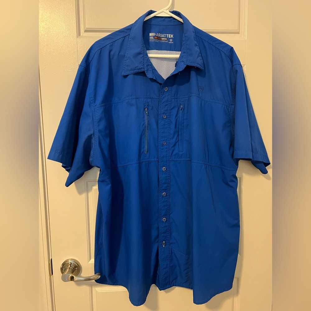 Men’s Ariat short sleeve heat series button up